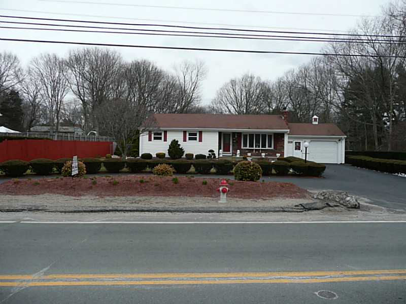 525 Knotty Oak Road Coventry, RI 02816 - Photo 3 of 15 Exterior Front.