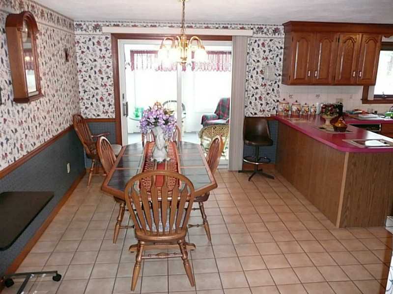 525 Knotty Oak Road Coventry, RI 02816 - Photo 6 of 15 Dining Area.