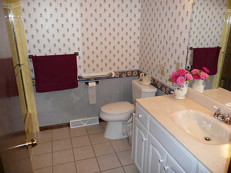 525 Knotty Oak Road Coventry, RI 02816 - Photo 10 of 15 Bathroom.