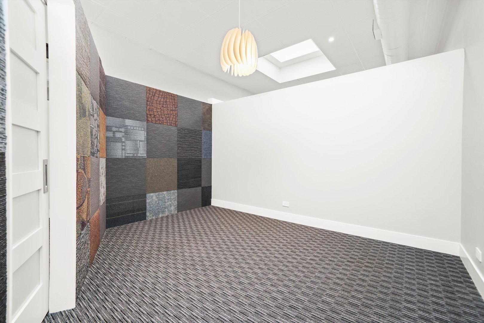 300 North Ogden Avenue, Unit 202 Chicago, IL 60607 - Photo 19 of 25 a view of a hallway