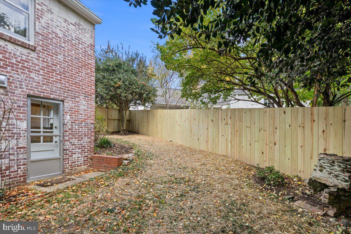 1606 North Springwood Drive Silver Spring, MD 20910 - Photo 34 of 36 a backyard of a house
