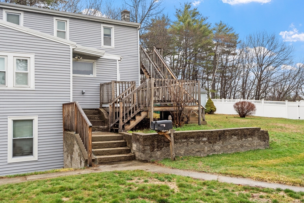 160 Wanoosnoc Road Fitchburg, MA 01420 - Photo 2 of 22