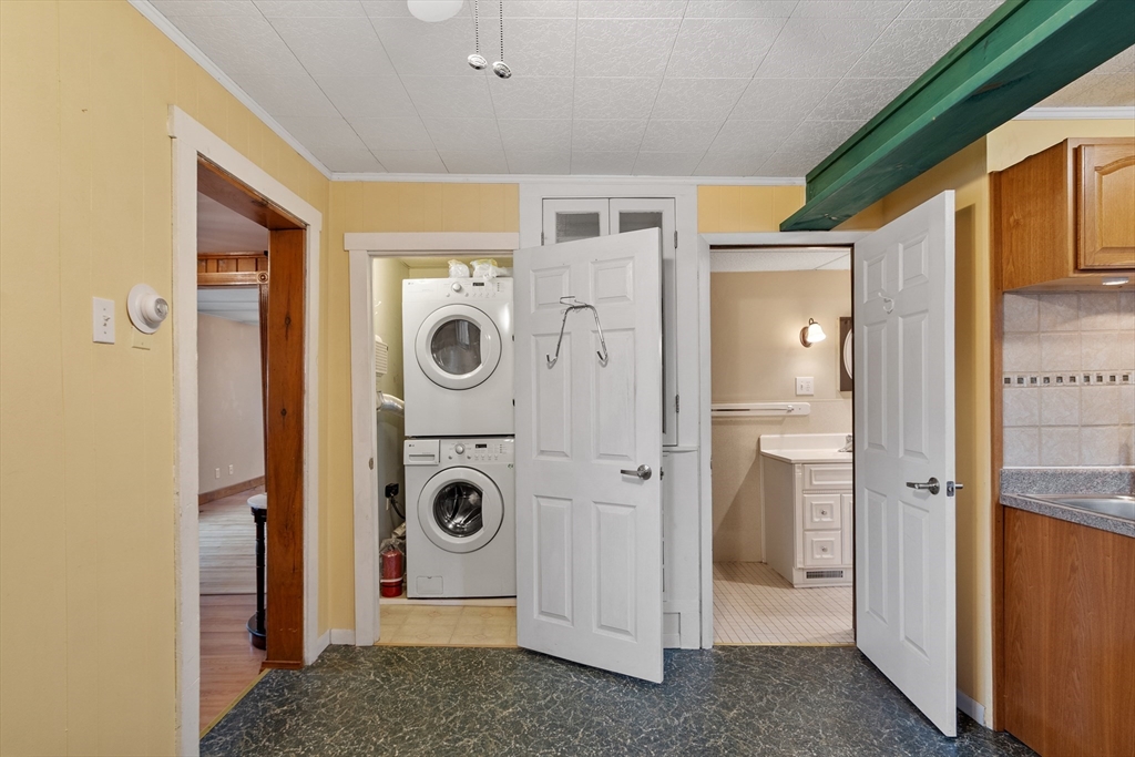 160 Wanoosnoc Road Fitchburg, MA 01420 - Photo 4 of 22