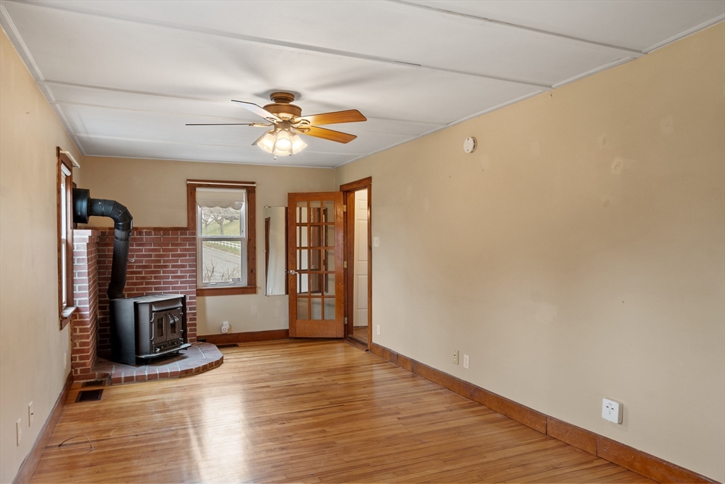 160 Wanoosnoc Road Fitchburg, MA 01420 - Photo 5 of 22