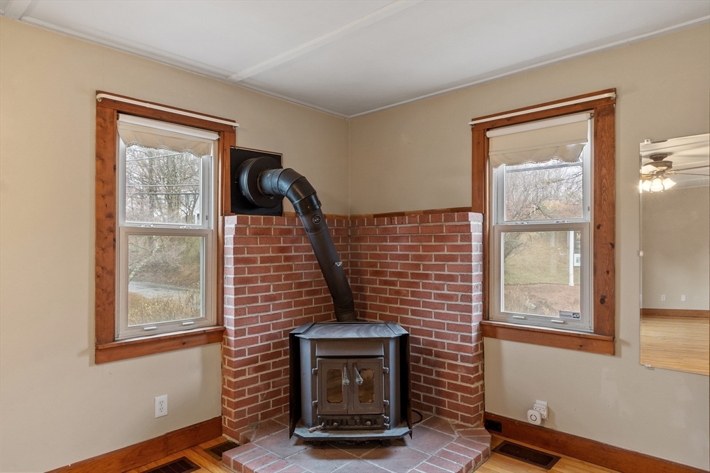 160 Wanoosnoc Road Fitchburg, MA 01420 - Photo 6 of 22