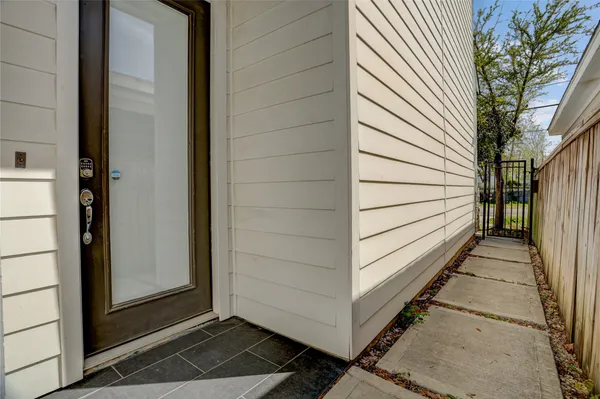 $2,650 | 2413 Chapman Street, Houston, TX 77009
