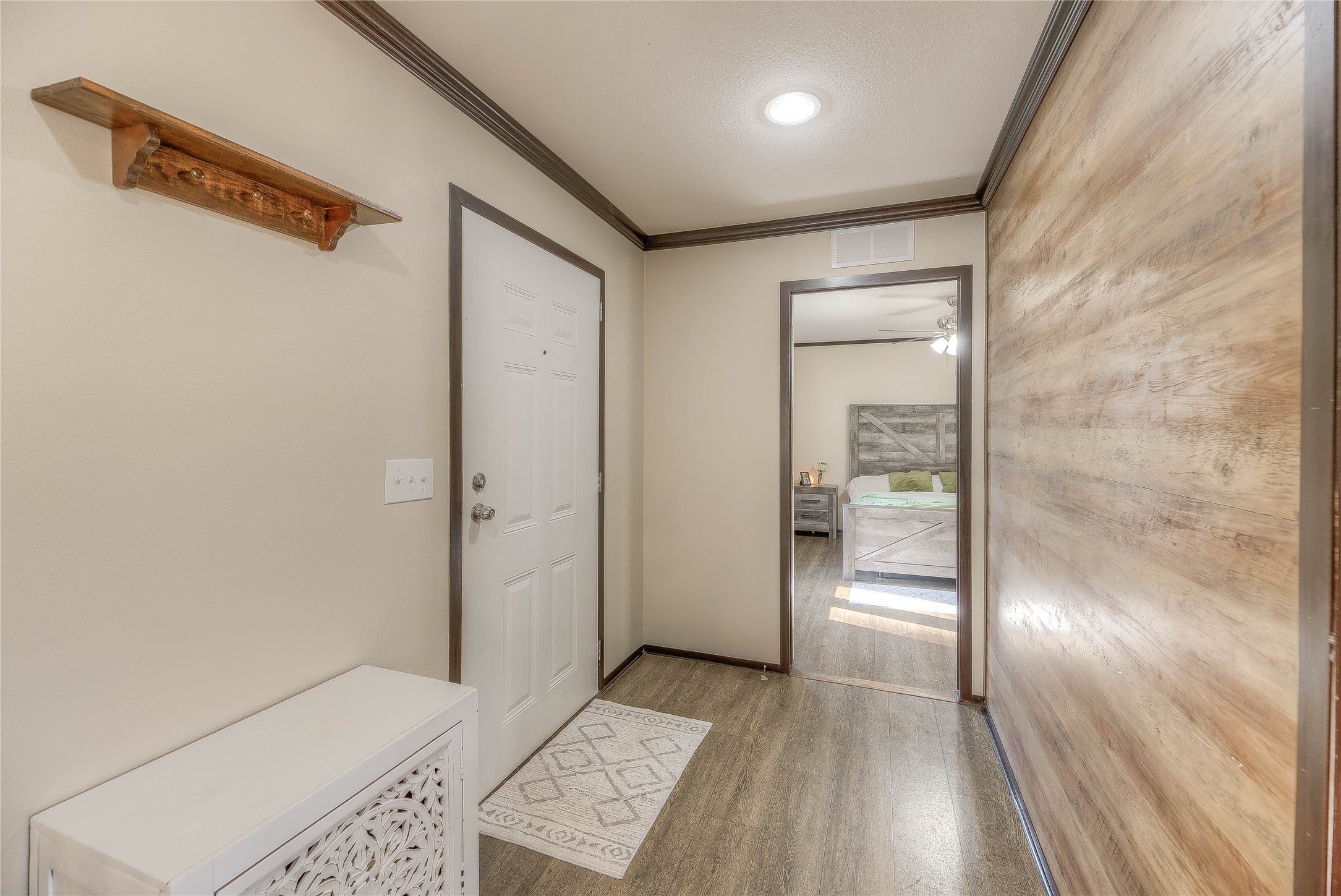 2757 East Capps Road Livingston, TX 77351 - Photo 11 of 42 Master is located on the opposite side of the home.