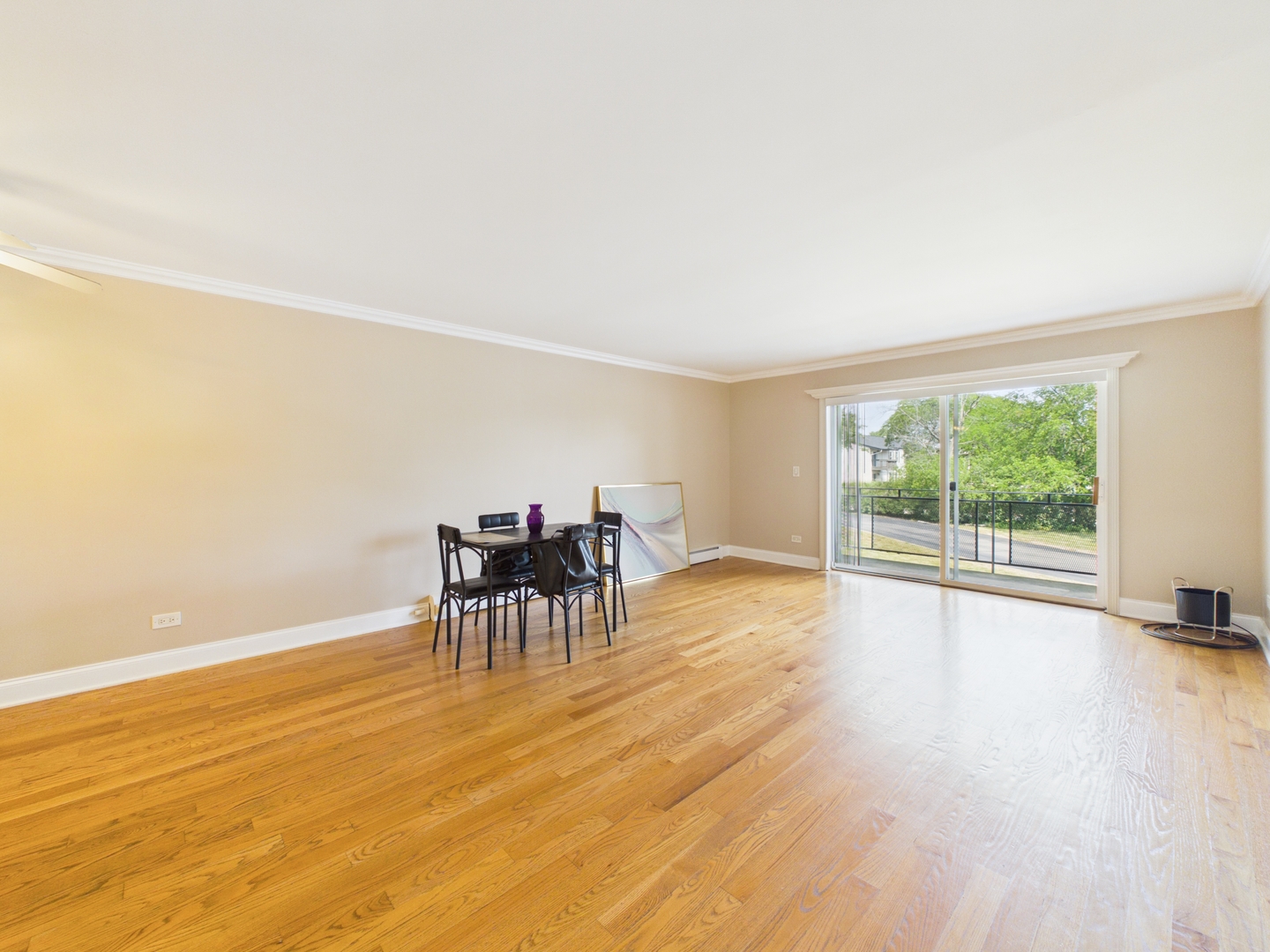 2210 South Goebbert Road, Unit 226 Arlington Heights, IL 60005 - Photo 4 of 47 Gallery Image 4