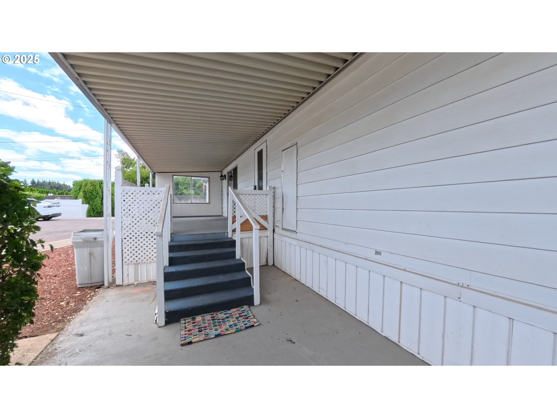 5510 Windsor Island Road North Keizer, OR 97303 - Photo 14 of 35 a black and white photo of a room