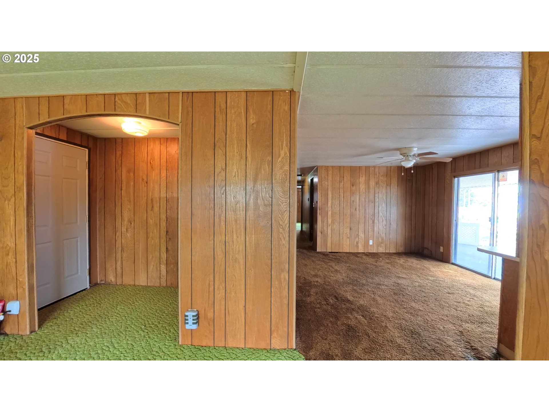 5510 Windsor Island Road North Keizer, OR 97303 - Photo 21 of 35 a open hall with a outdoor space