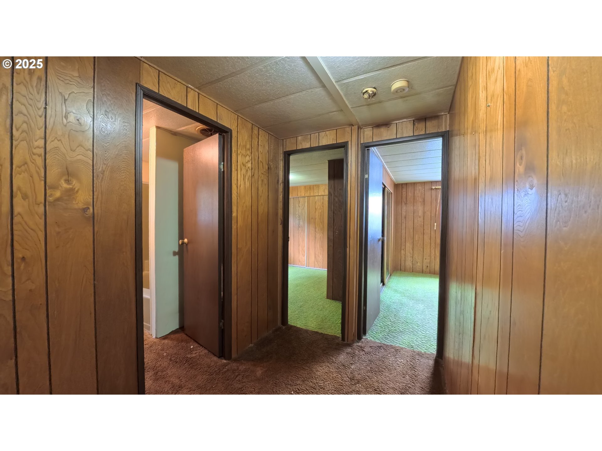 5510 Windsor Island Road North Keizer, OR 97303 - Photo 23 of 35 a bathroom with a sink and a mirror