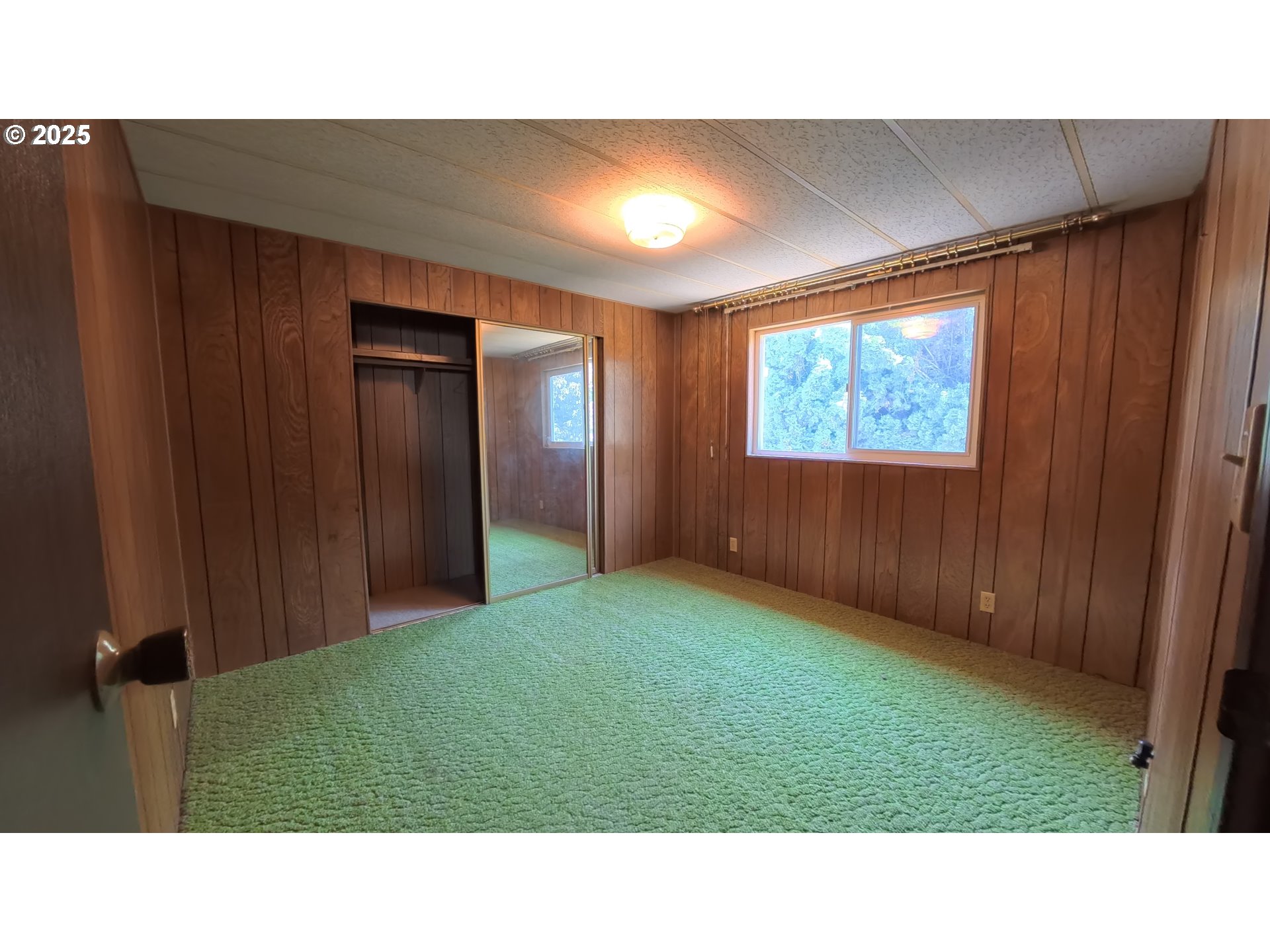 5510 Windsor Island Road North Keizer, OR 97303 - Photo 5 of 35 a open hall with a outdoor space