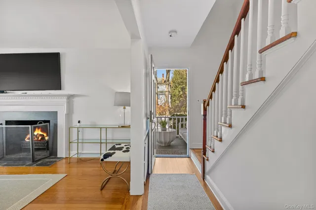 $1,095,000 | 55 Edgewood Avenue, Larchmont, NY 10538