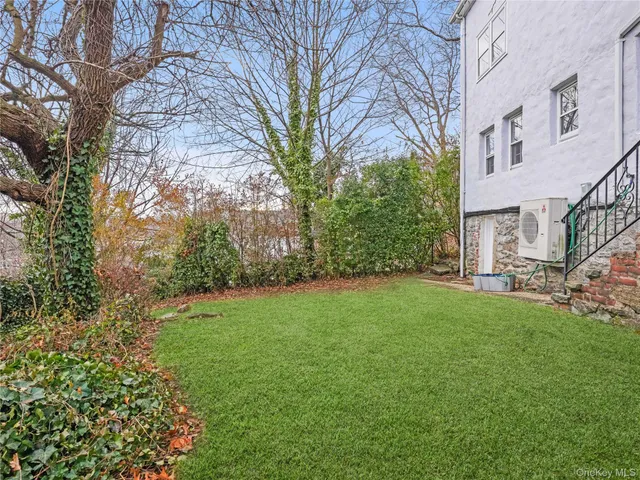 $1,095,000 | 55 Edgewood Avenue, Larchmont, NY 10538