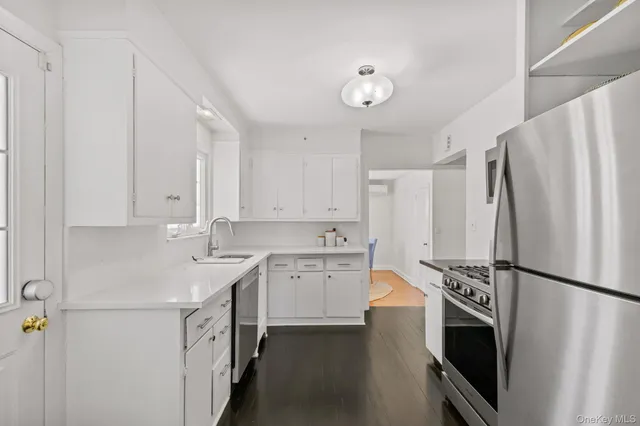 $1,095,000 | 55 Edgewood Avenue, Larchmont, NY 10538