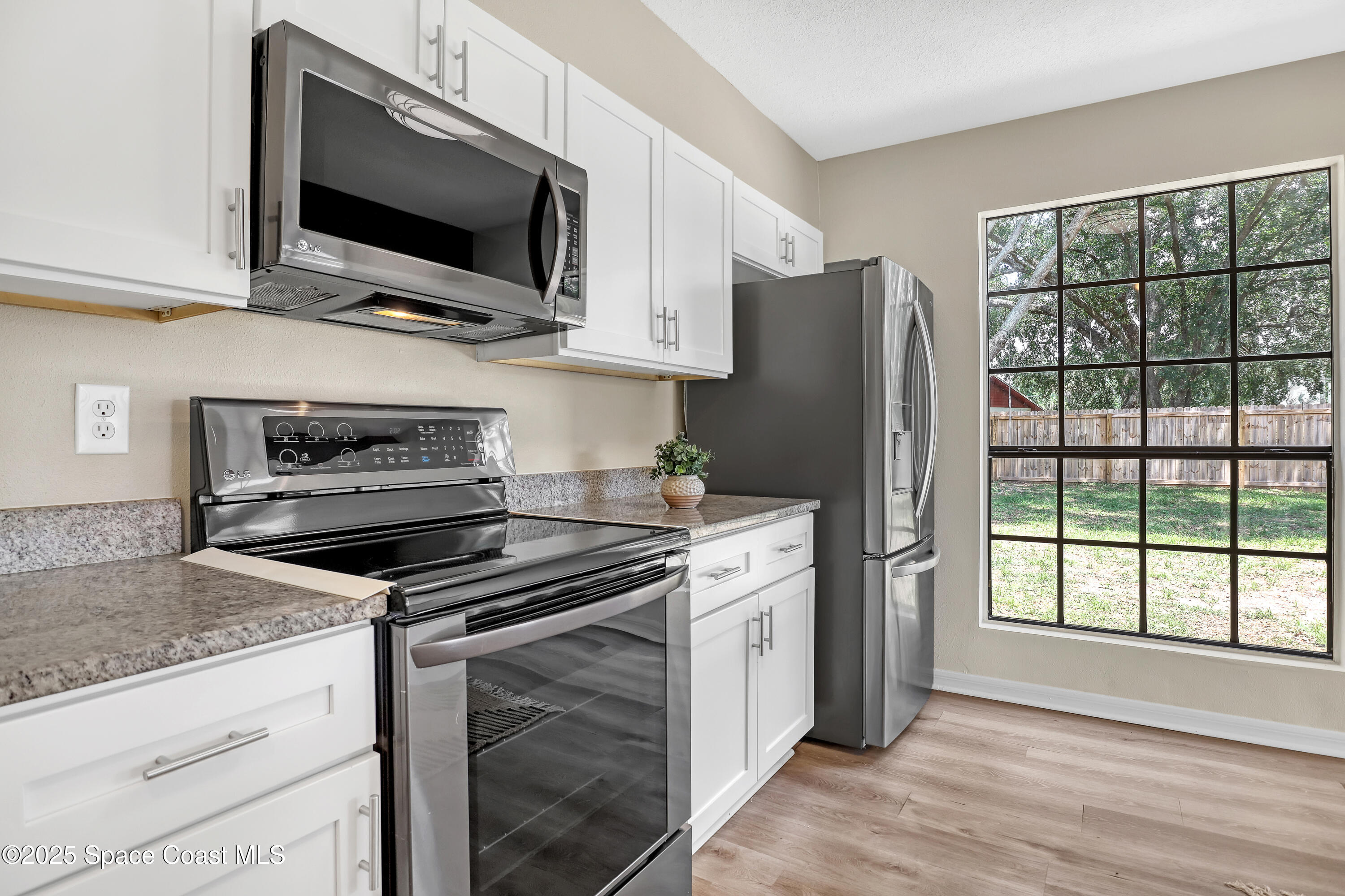 6827 Dodge Road Cocoa, FL 32927 - Photo 11 of 36 Kitchen