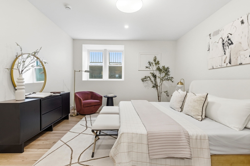 34 Governor Winthrop Road, Unit 1 Somerville, MA 02145 - Photo 17 of 28