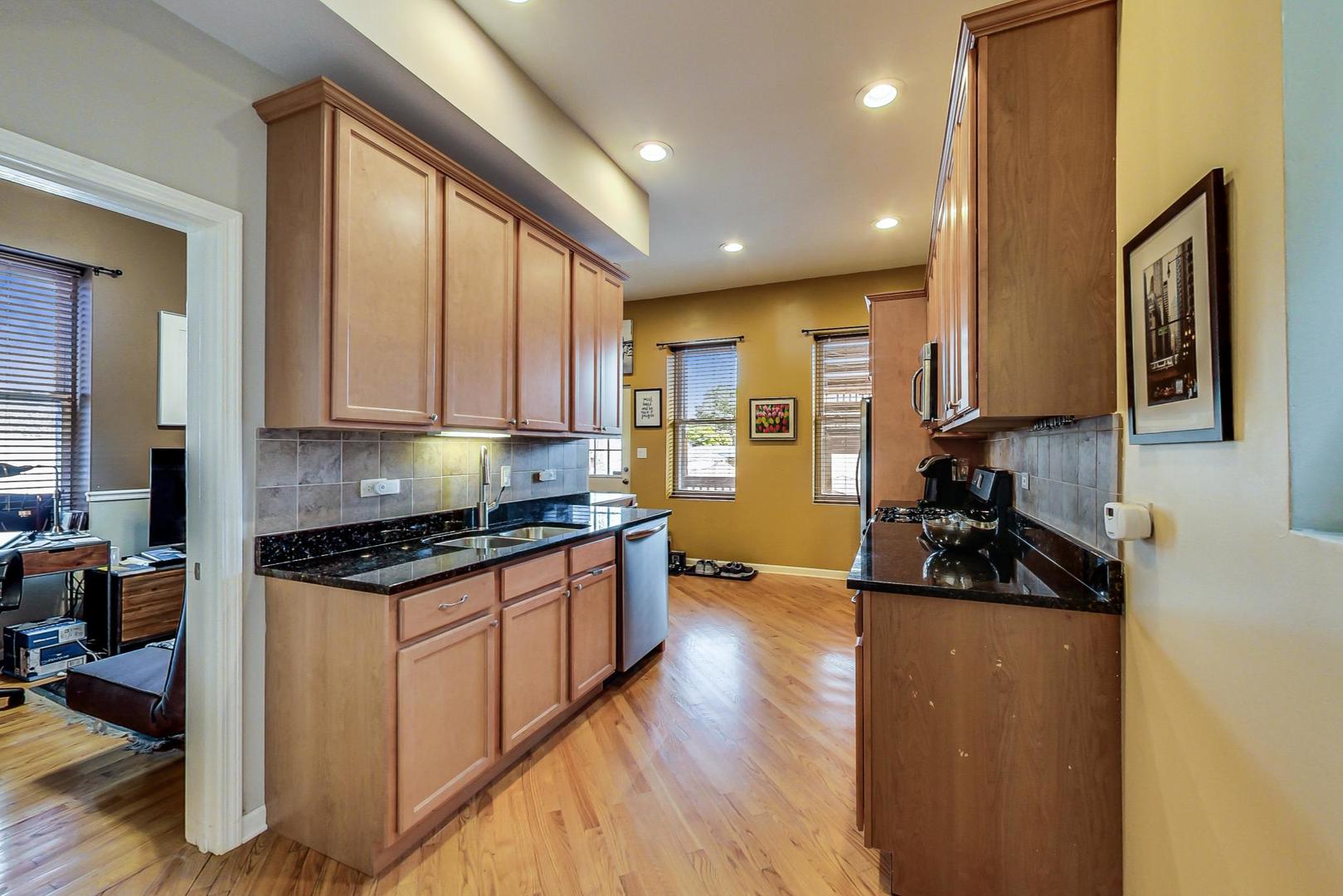 3151 South Racine Avenue, Unit 2 Chicago, IL 60608 - Photo 13 of 20