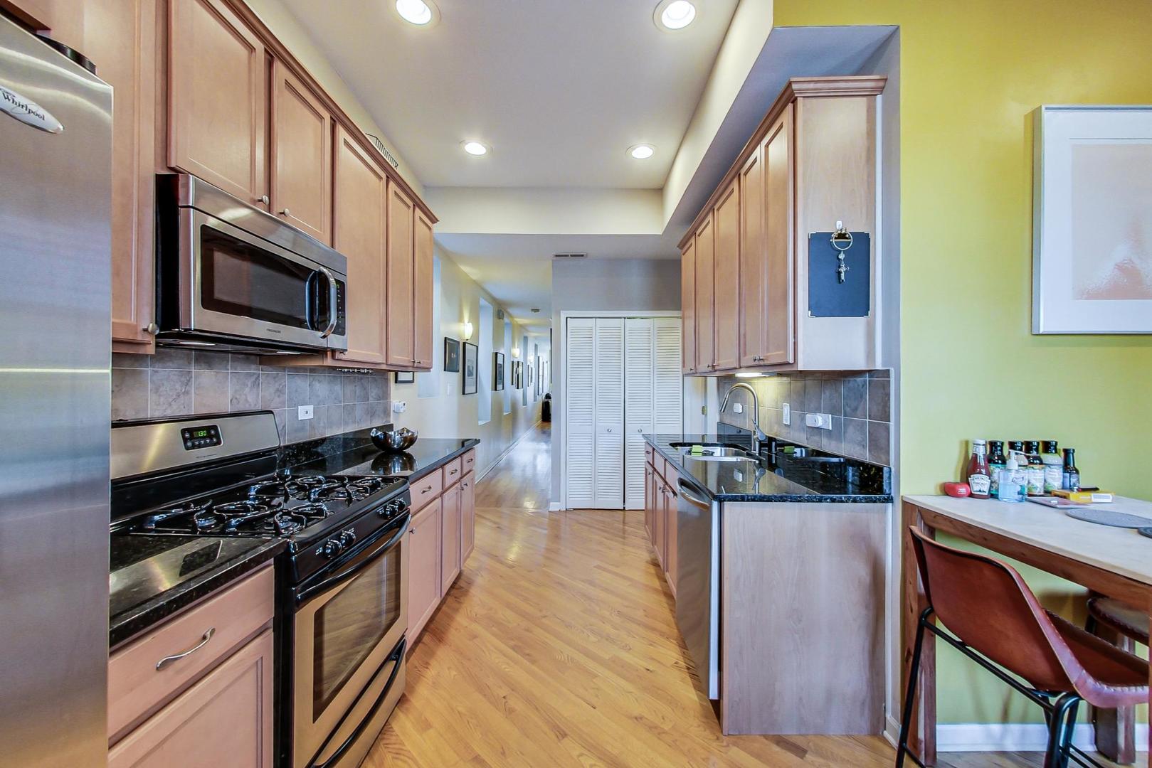 3151 South Racine Avenue, Unit 2 Chicago, IL 60608 - Photo 15 of 20