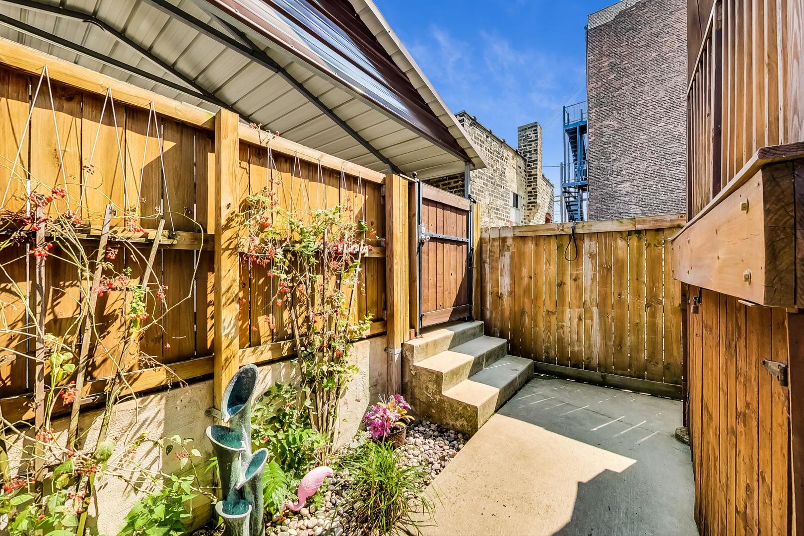 3151 South Racine Avenue, Unit 2 Chicago, IL 60608 - Photo 19 of 20