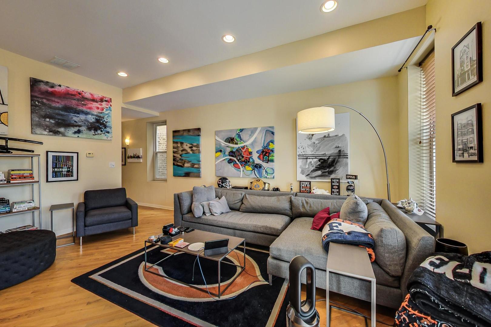 3151 South Racine Avenue, Unit 2 Chicago, IL 60608 - Photo 3 of 20