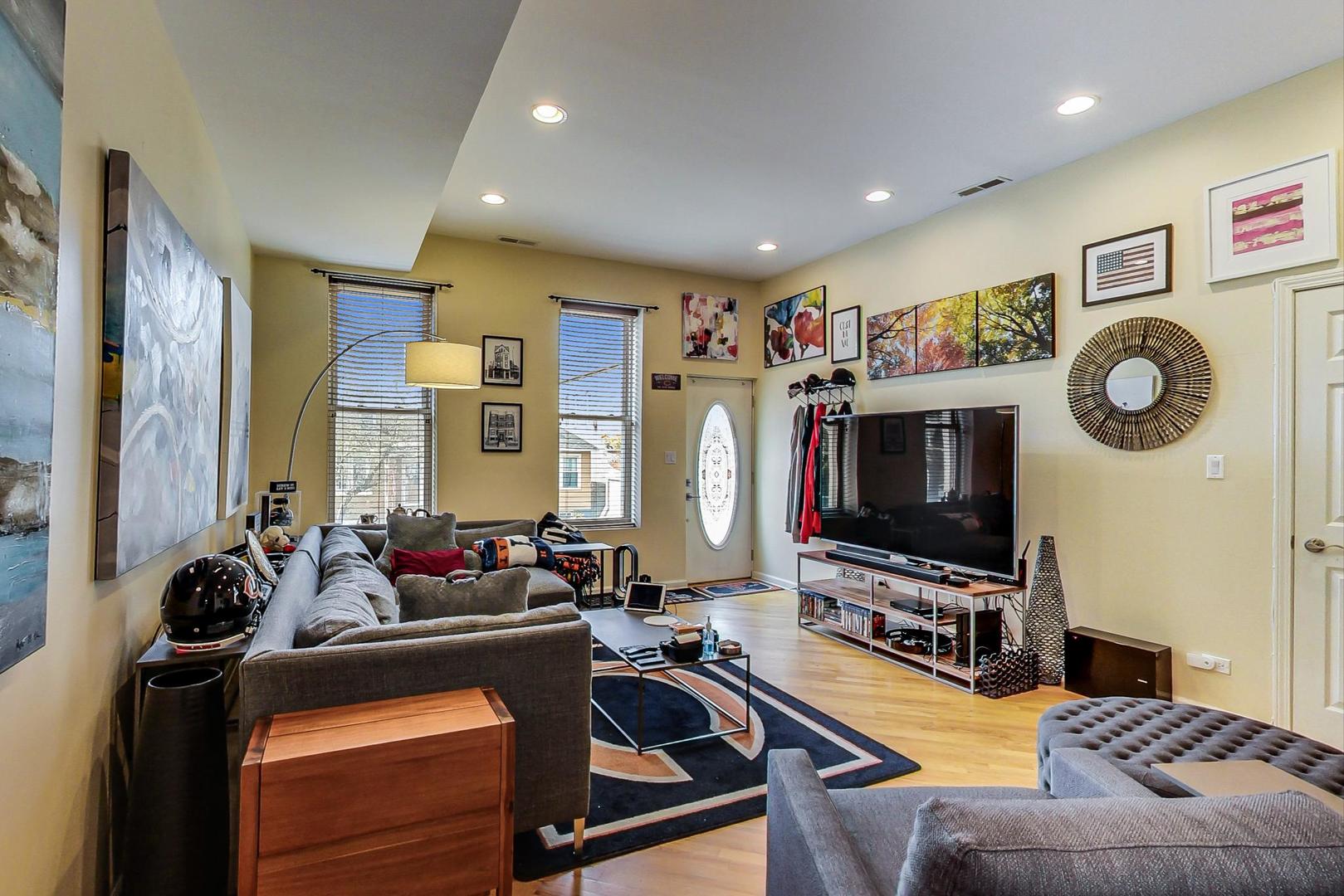 3151 South Racine Avenue, Unit 2 Chicago, IL 60608 - Photo 4 of 20