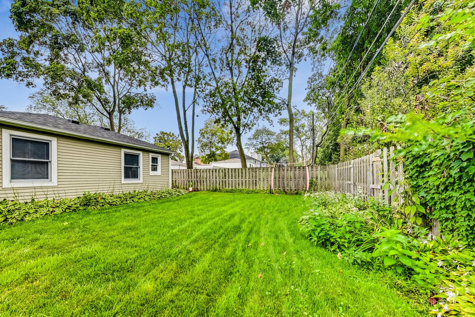 1010 Aurora Way Wheaton, IL 60189 - Photo 35 of 37 a view of backyard with green space
