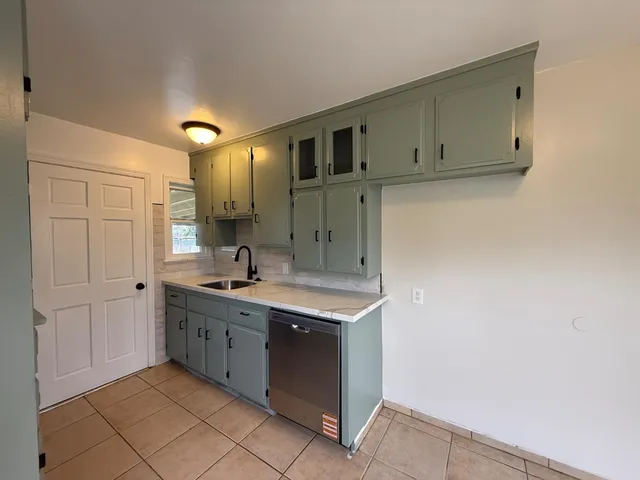 $255,000 | 912 East Drummond Avenue, Fresno, CA 93706