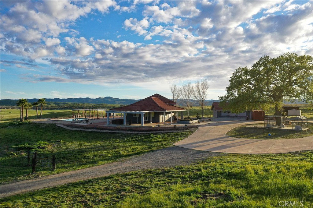 67911 Jolon Road Lockwood, CA 93932 - Photo 3 of 29 a view of a town with mountains in the background