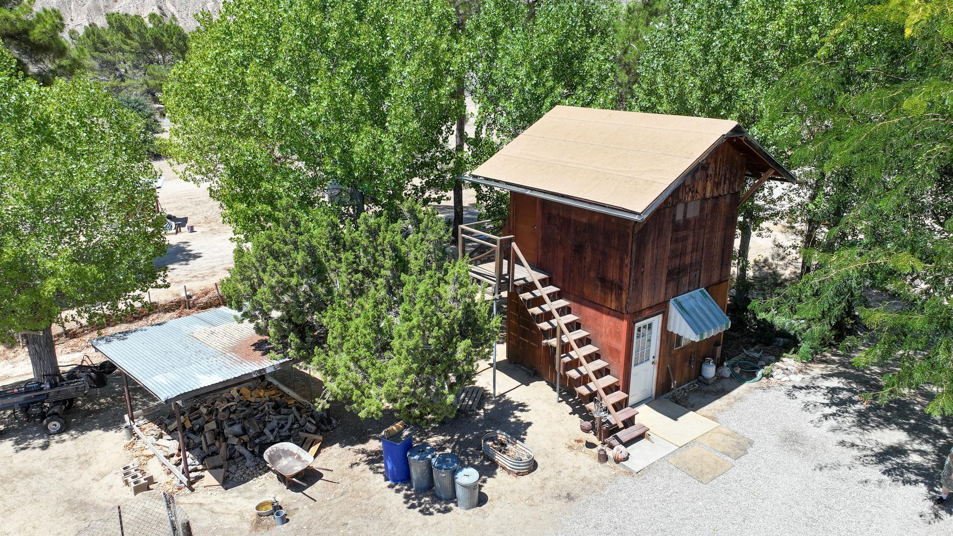4160 Quatal Canyon Road Maricopa, CA 93252 - Photo 5 of 31 a view of a backyard