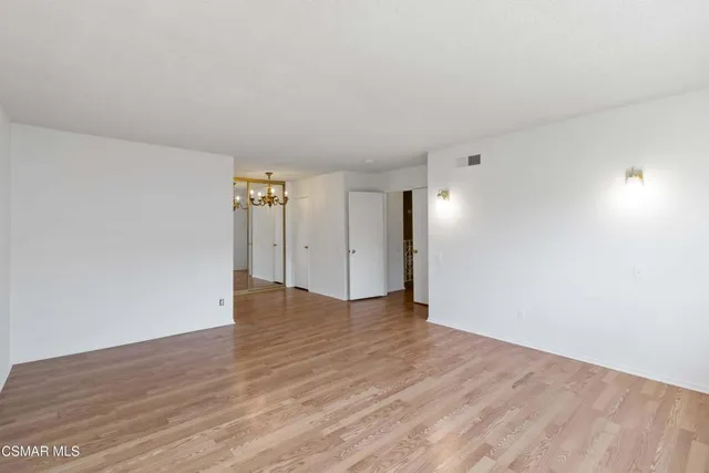 $5,000 | 217 Smoke Tree Avenue, Oak Park, CA 91377