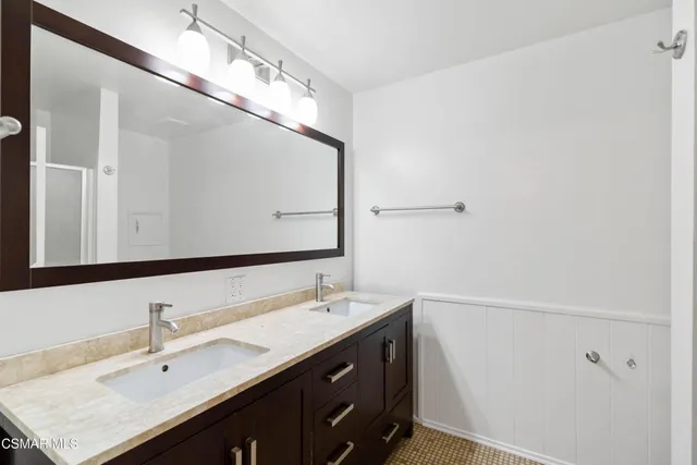 $5,000 | 217 Smoke Tree Avenue, Oak Park, CA 91377