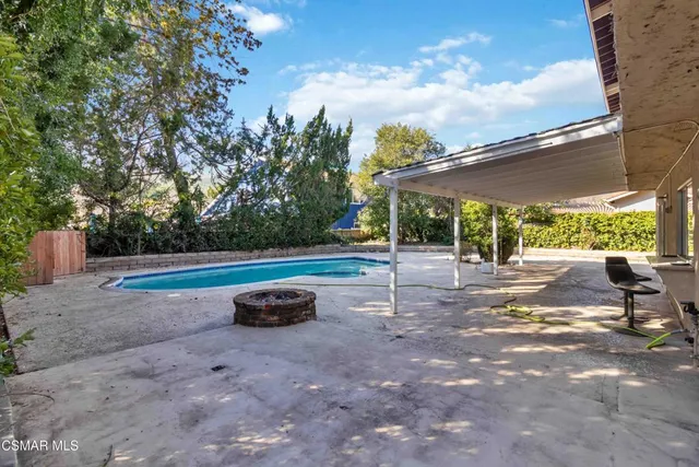 $5,000 | 217 Smoke Tree Avenue, Oak Park, CA 91377