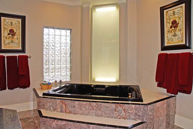 1002 Bishop Road Grosse Pointe, MI 48230 - Photo 14 of 20 31038957-13.JPG