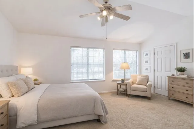 $2,400 | 842 West St Johns Place, Palatine, IL 60067