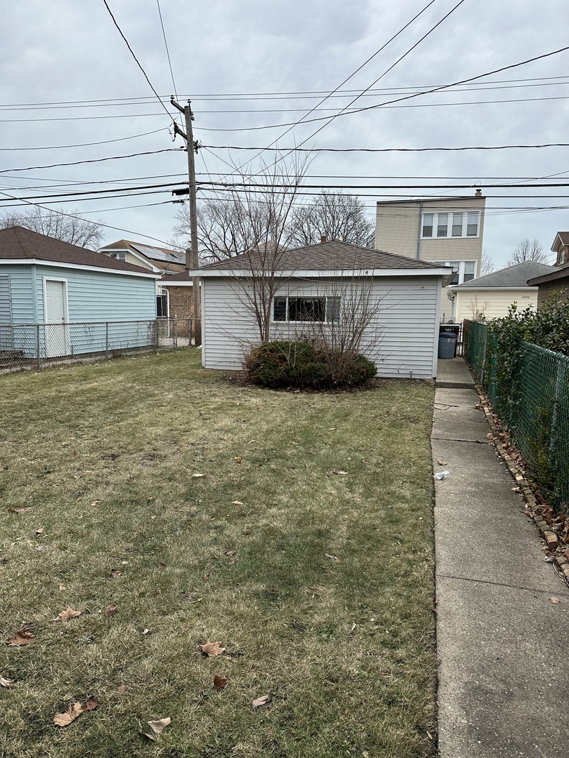 2431 Wesley Avenue Berwyn, IL 60402 - Photo 3 of 3