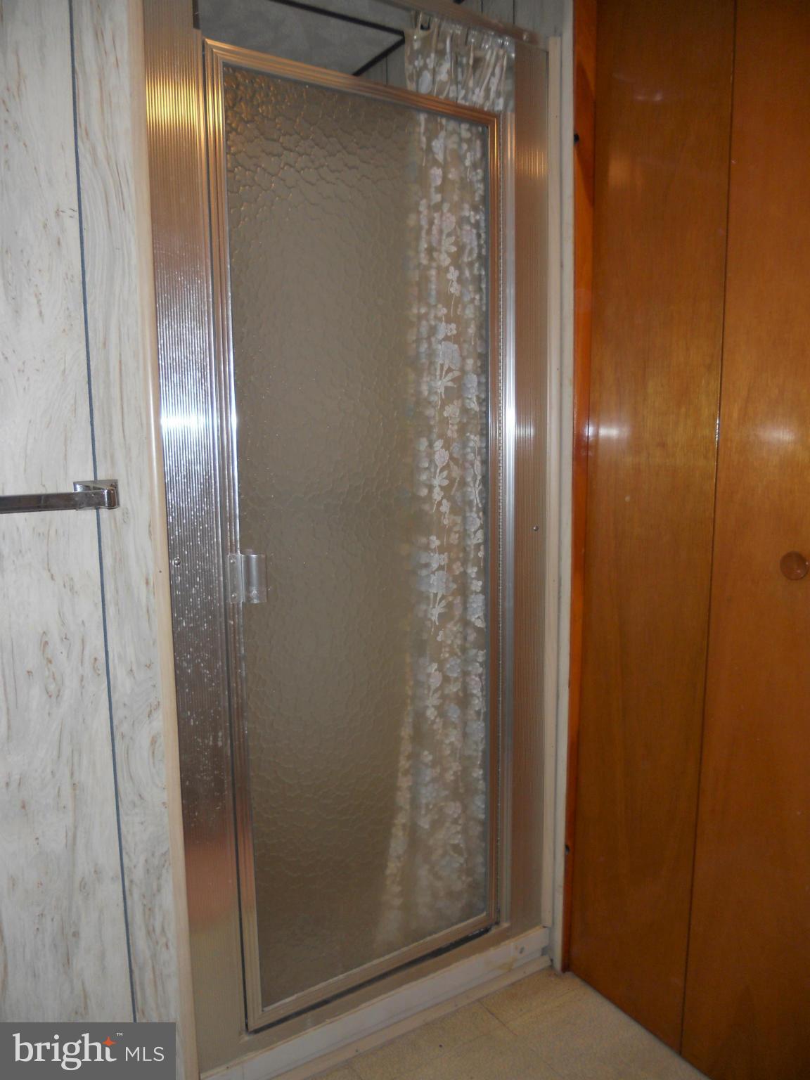 8325 Philadelphia Road Baltimore, MD 21237 - Photo 13 of 22 2nd Floor Bath