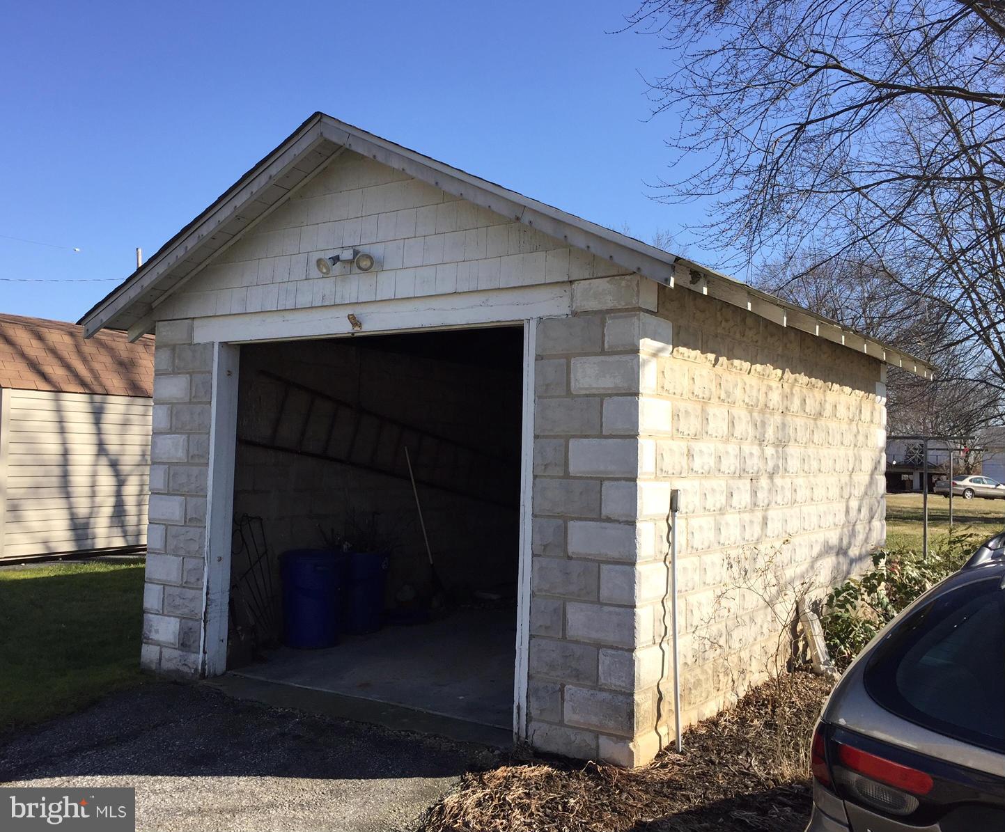 8325 Philadelphia Road Baltimore, MD 21237 - Photo 18 of 22 Garage