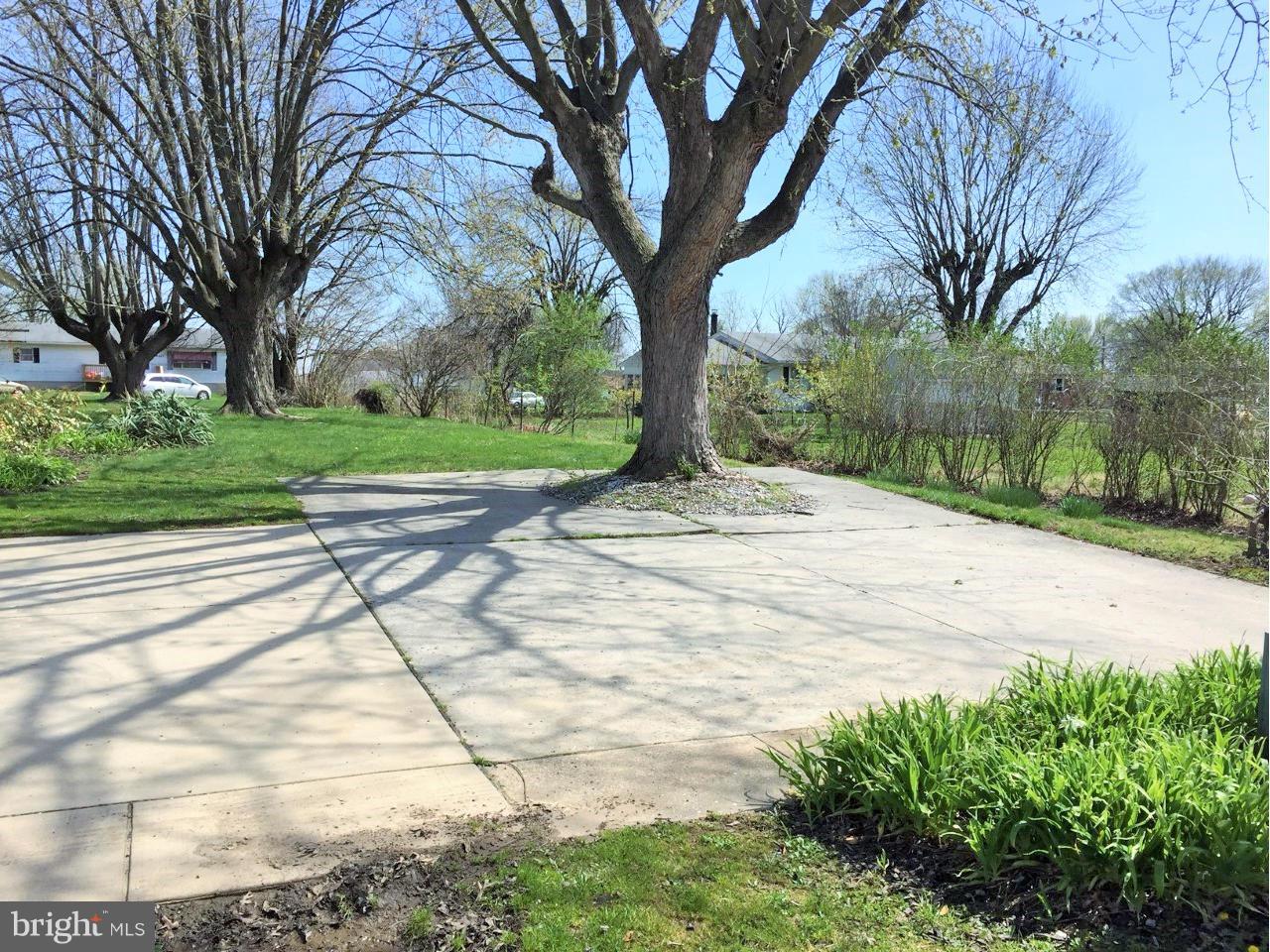 8325 Philadelphia Road Baltimore, MD 21237 - Photo 21 of 22 Rear Parking Pad