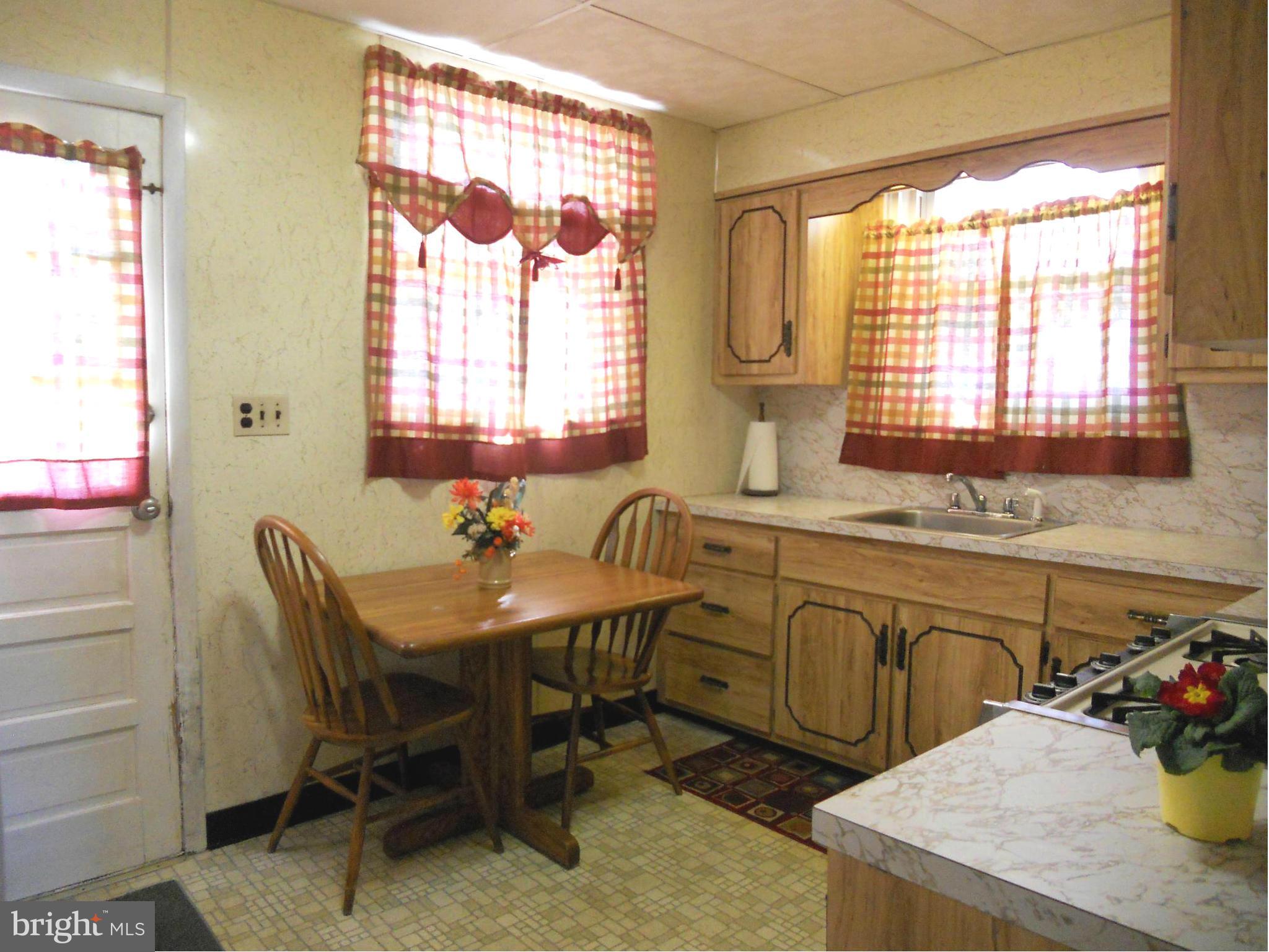 8325 Philadelphia Road Baltimore, MD 21237 - Photo 7 of 22 Kitchen