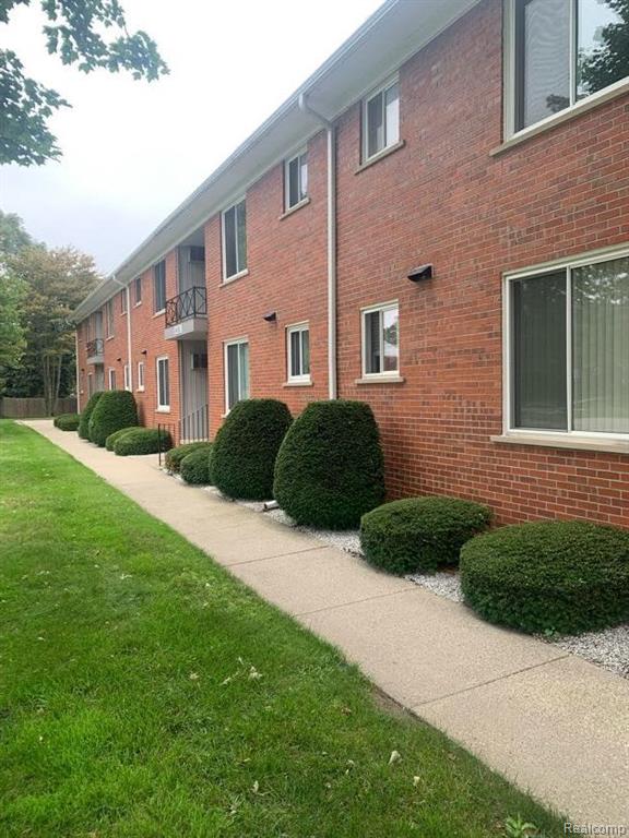 34500 Mulvey Road, Unit 11B Fraser, MI 48026 - Photo 1 of 11