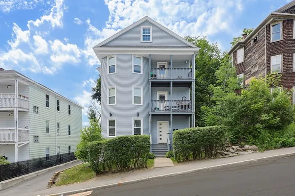$929,900 | 15 Stanton Street, Worcester, MA 01605