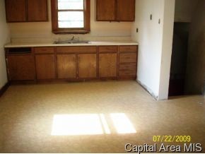 2204 East Reservoir Street Springfield, IL 62702 - Photo 5 of 6 Gallery Image 5
