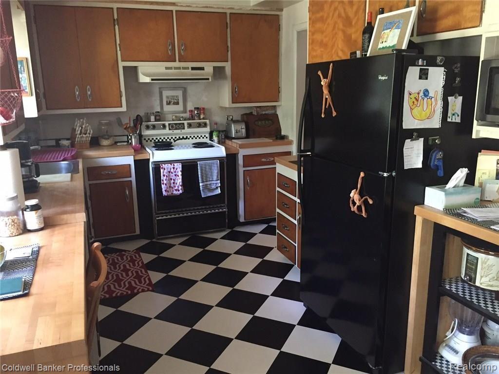 280 Shadywood Road Rochester, MI 48307 - Photo 9 of 14 IMG_2747.JPG