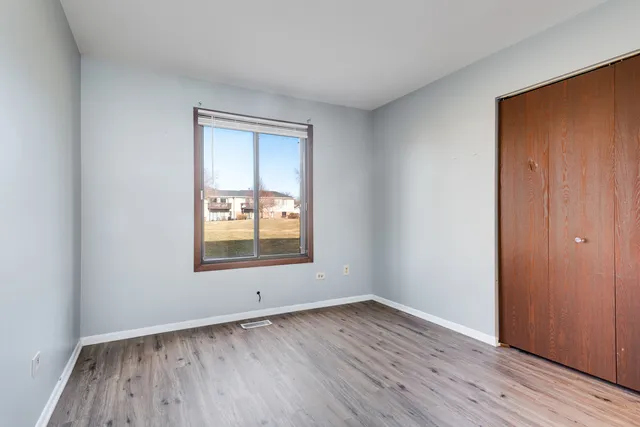 $2,400 | 966 Cumberland Court, Unit A1, Roselle, IL 60172