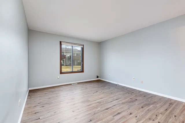 $2,400 | 966 Cumberland Court, Unit A1, Roselle, IL 60172