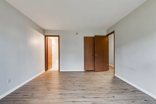 $2,400 | 966 Cumberland Court, Unit A1, Roselle, IL 60172