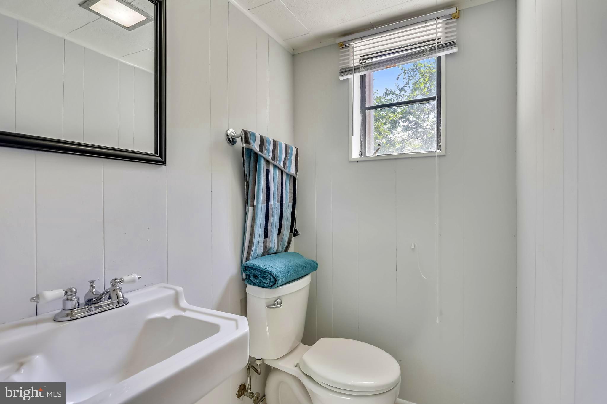 10105 Renfrew Road Silver Spring, MD 20901 - Photo 22 of 35 Convenient half-bath in basement