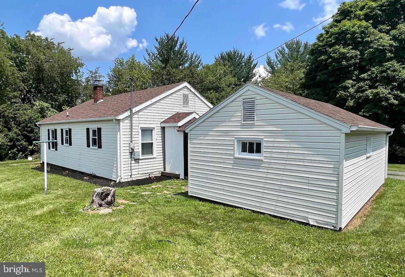 123 Fire House Road Breezewood, PA 15533 - Photo 3 of 6