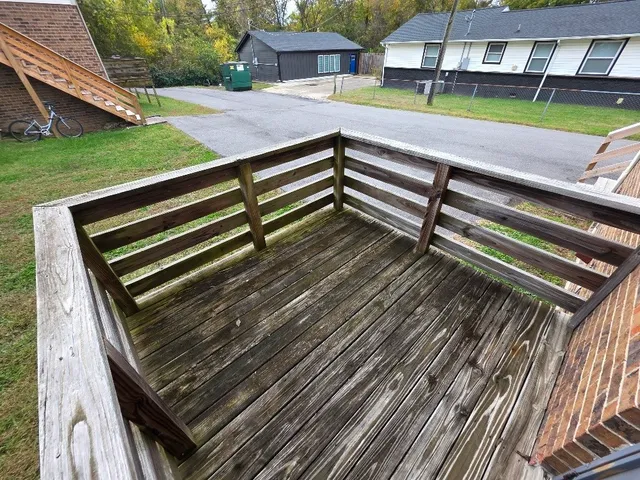 a view of a yard with seating area